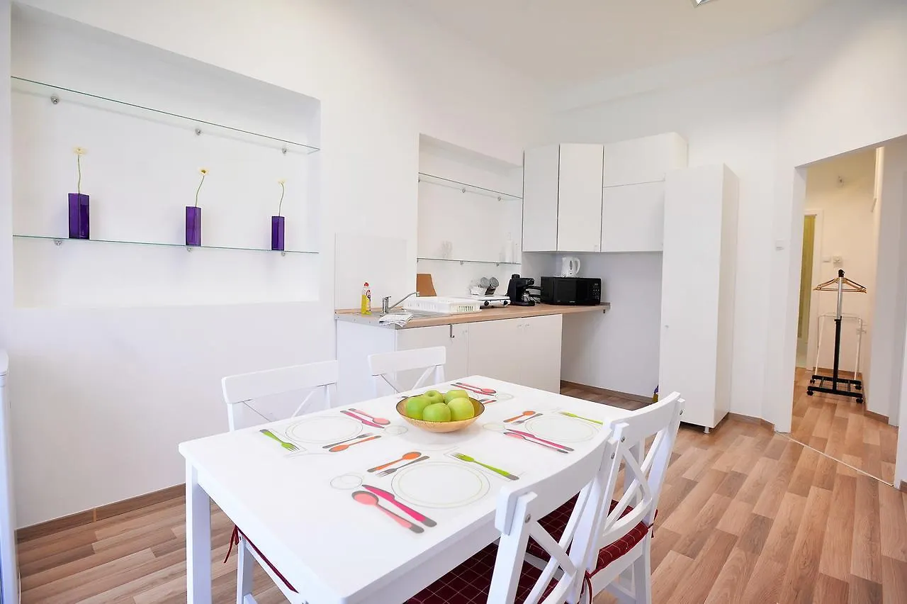 Corner Apartman Erlau Apartment